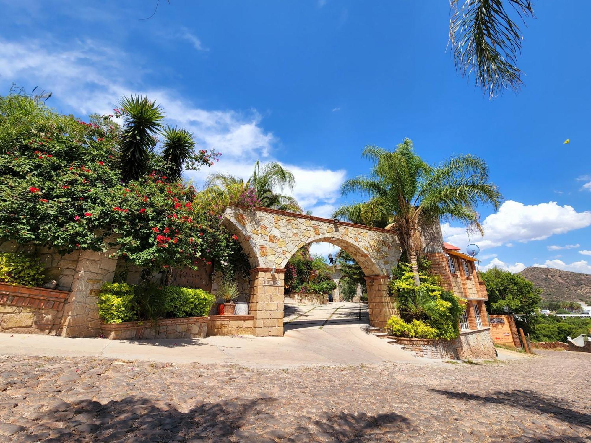 Quinta Las Bugambilias Hotel Tecozautla Buitenkant foto
